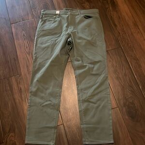 Lucky Brand jeans 
38/32